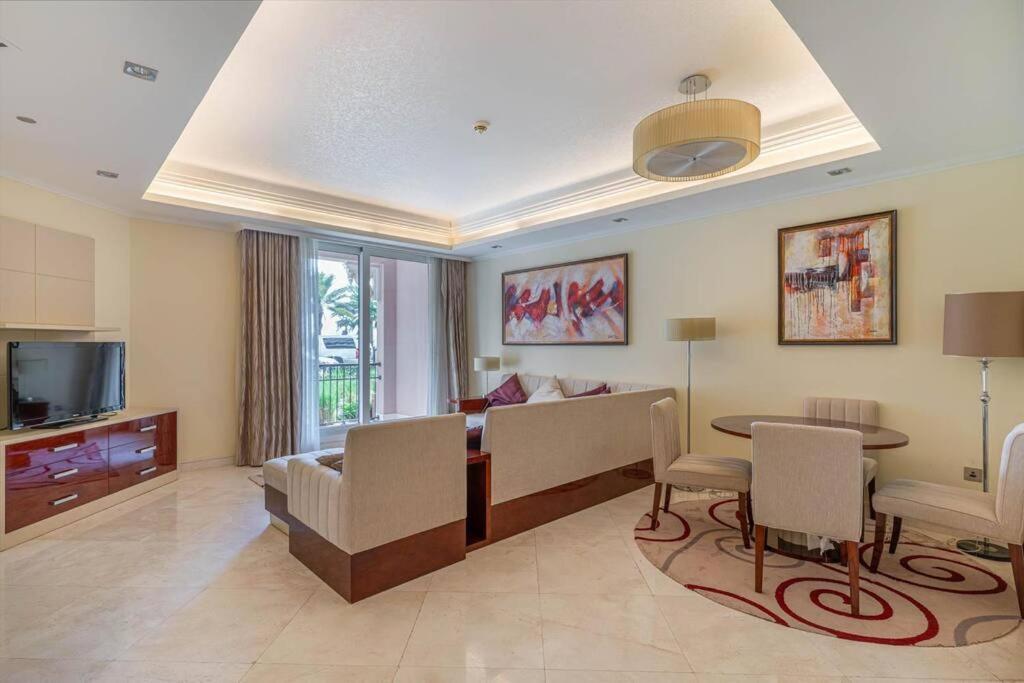 Luxury 1 Bedroom With A Private Taj Granduer At Palm Dubai