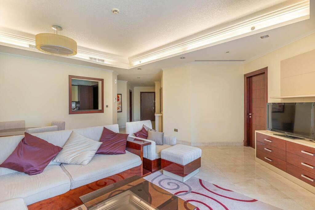 Apartment Luxury 1 Bedroom With A Private Taj Granduer At Palm